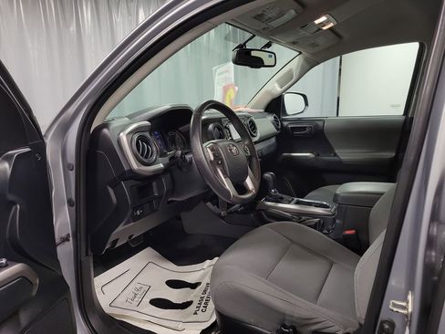 Used 2016 Toyota Tacoma SR5 image 12