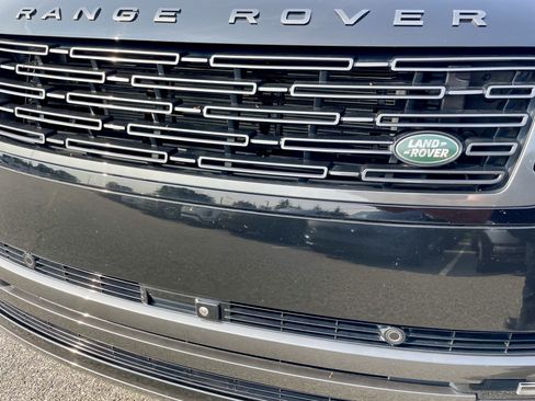 Used 2025 Land Rover Range Rover SE AWD/4WD image 32