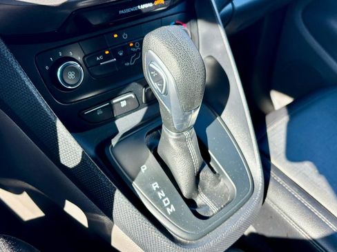 Used 2020 Ford Transit Connect XL FWD image 18