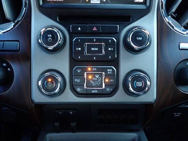 Used 2014 Ford F250 Lariat w/ Lariat Interior Package AWD/4WD image 13