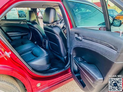 Used 2018 Chrysler 300 Touring L image 14