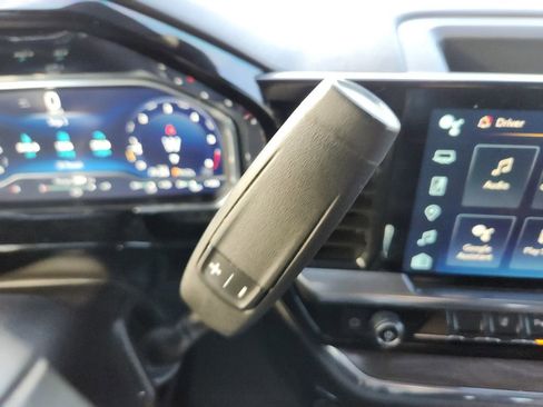 Used 2024 Chevrolet Silverado 2500 LTZ w/ LTZ Convenience Package image 21