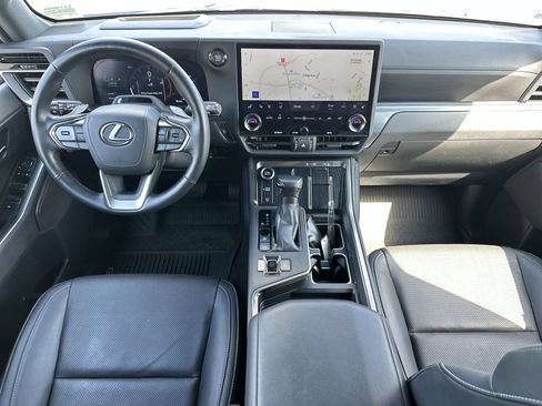 Used 2024 Lexus GX 550 w/ Cold Area Package AWD/4WD image 18