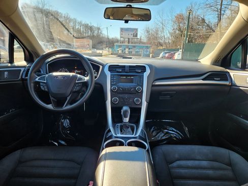 Used 2013 Ford Fusion SE image 26