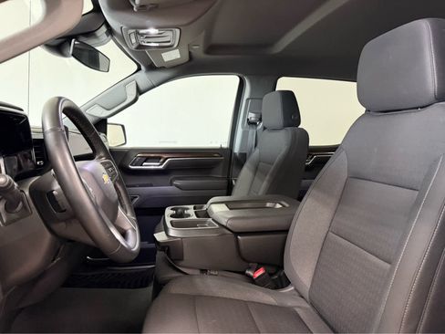 Used 2025 Chevrolet Silverado 1500 LT AWD/4WD image 13