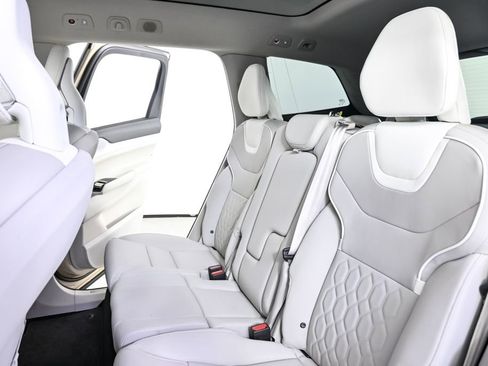 Used 2025 Volvo EX90 Ultra image 23