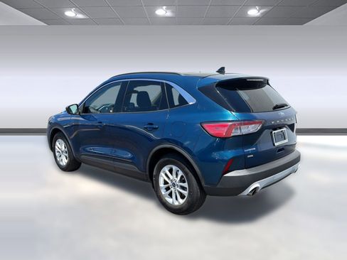 Used 2020 Ford Escape SE FWD image 3