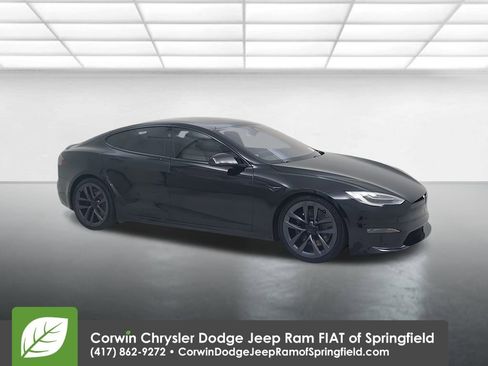 Used 2021 Tesla Model S Plaid image 1