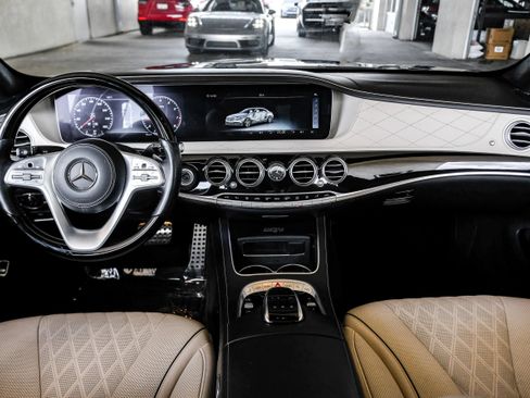 Used 2018 Mercedes-Benz S 560 Sedan image 14