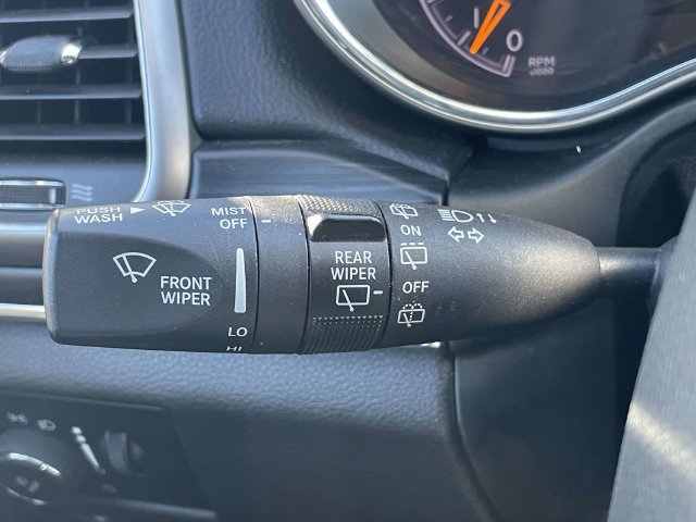Used 2020 Jeep Grand Cherokee Limited w/ Luxury Group II RWD image 24