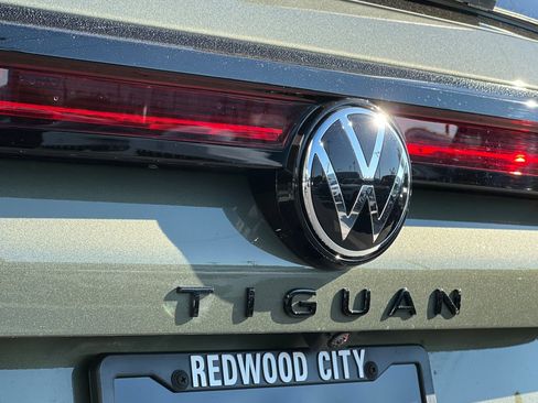 New 2026 Volkswagen Tiguan SE R-Line image 26