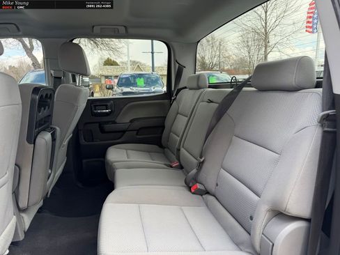 Used 2018 Chevrolet Silverado 1500 Custom w/ Custom Value Package image 12