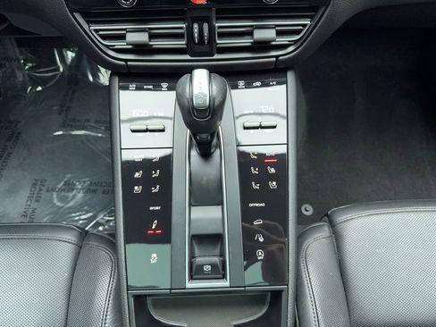 Used 2023 Porsche Macan S image 25