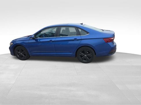 Used 2023 Volkswagen Jetta SE image 6