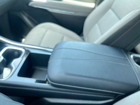 Used 2025 Chevrolet Traverse LT AWD/4WD image 19