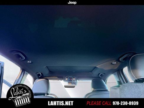 New 2025 Jeep Grand Cherokee Altitude image 14