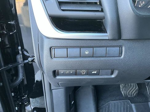 Certified 2025 Nissan Rogue SV AWD/4WD image 13