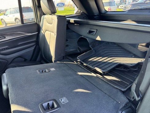 Used 2024 Jeep Grand Cherokee Limited w/ Black Appearance Package image 28