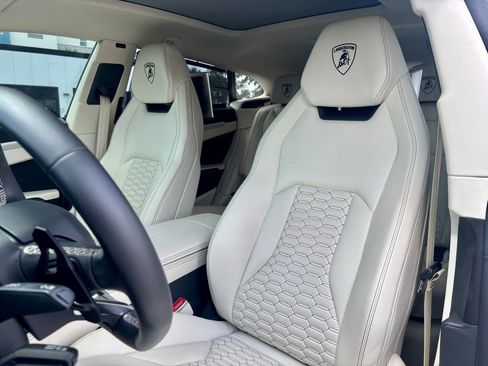 Used 2020 Lamborghini Urus AWD/4WD image 19