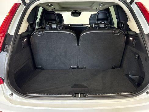 Used 2022 Volvo XC90 T5 Momentum image 30