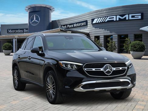 Used 2025 Mercedes-Benz GLC 300 image 2