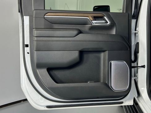 Used 2024 Chevrolet Silverado 2500 High Country w/ High Country Premium Package image 16