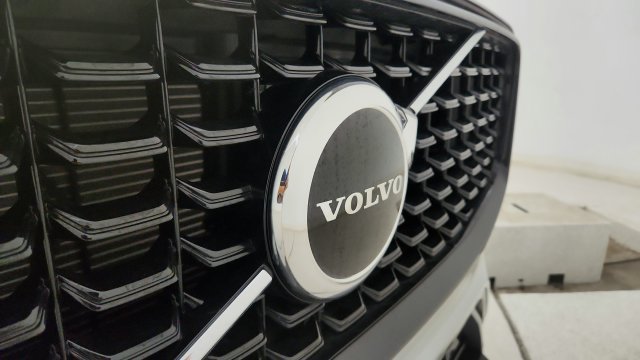 Used 2025 Volvo XC60 B5 Core AWD/4WD image 31