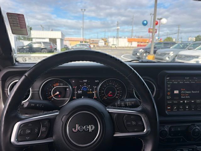 Used 2022 Jeep Wrangler Unlimited Sahara AWD/4WD image 14