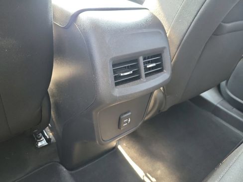 Used 2024 Chevrolet Equinox LT FWD image 14