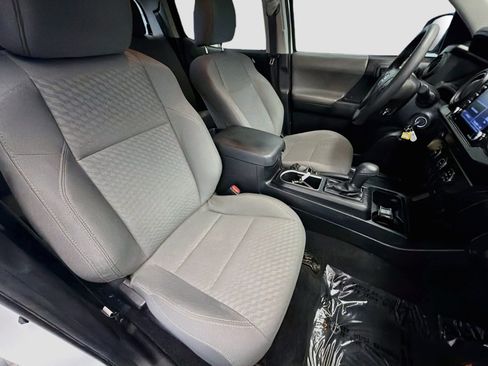 Used 2020 Toyota Tacoma SR RWD image 16
