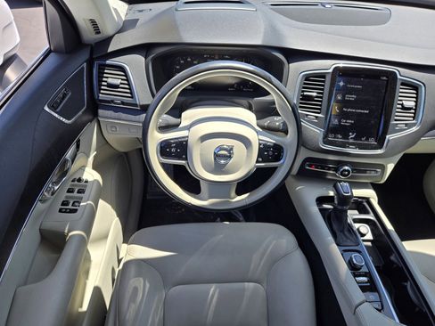 Used 2020 Volvo XC90 T6 Momentum AWD/4WD image 14