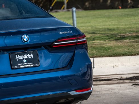 New 2026 BMW i5 eDrive40 image 7