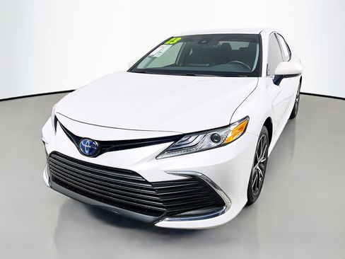 Used 2023 Toyota Camry XLE image 10