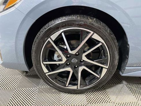 Certified 2025 Nissan Sentra SR w/ SR Premium Package FWD image 30
