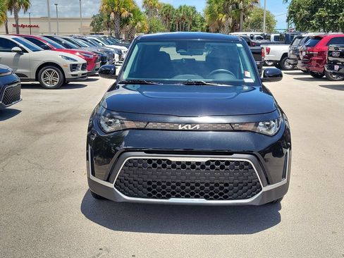 Certified 2023 Kia Soul LX FWD image 2
