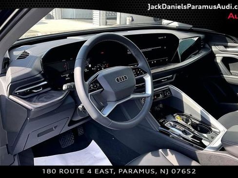 Used 2025 Audi Q5 Premium w/ Convenience Package AWD/4WD image 11