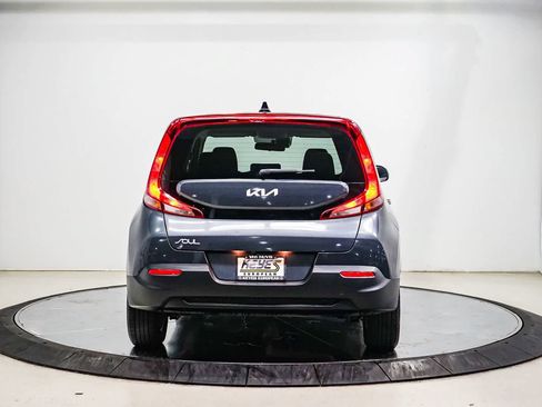 Used 2022 Kia Soul LX w/ Technology Package FWD image 3