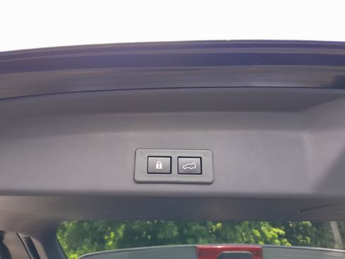 Certified 2022 Subaru Ascent Touring AWD/4WD image 44