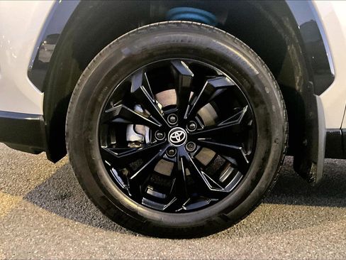 Used 2024 Toyota RAV4 XSE image 9