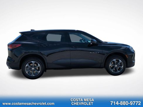 Used 2025 Chevrolet Blazer LT FWD image 4