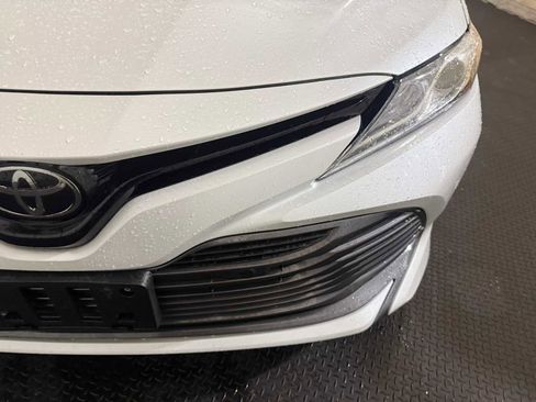 Certified 2018 Toyota Camry XLE image 5