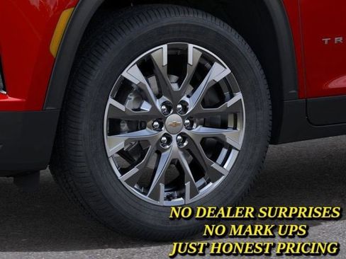 New 2026 Chevrolet Traverse LT w/ Sun and Wheel Package image 9