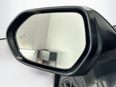 Used 2025 Toyota Camry SE FWD image 16