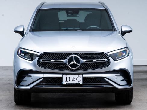 Used 2025 Mercedes-Benz GLC 350e 4MATIC w/ AMG Line image 2