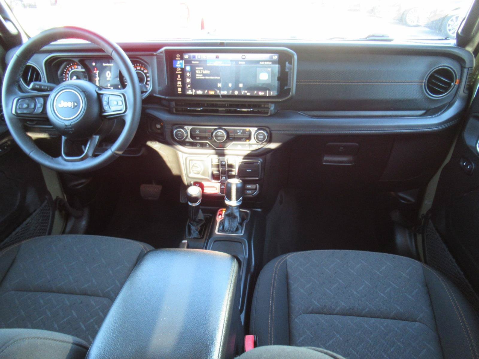 Certified 2026 Jeep Gladiator Mojave AWD/4WD image 13