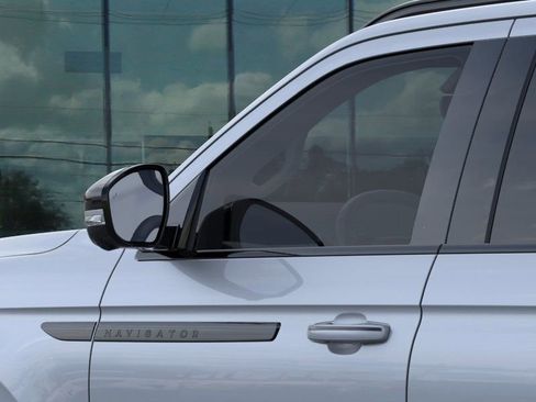 New 2025 Lincoln Navigator L Reserve AWD/4WD image 20