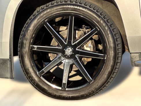 Used 2015 Cadillac Escalade Luxury image 9