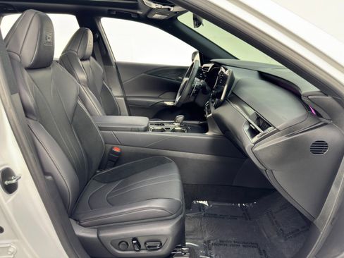 Used 2024 Lexus RX 500h F Sport w/ Convenience Package image 16