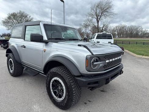 Certified 2024 Ford Bronco Badlands w/ Sasquatch Package AWD/4WD image 3