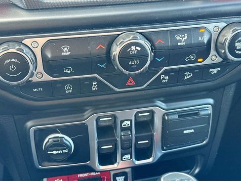 Used 2019 Jeep Wrangler Unlimited Rubicon AWD/4WD image 18